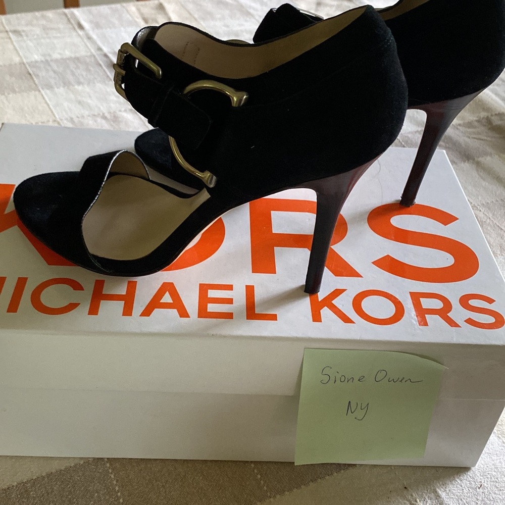 Michael Kors Suede 7.5 M EUC